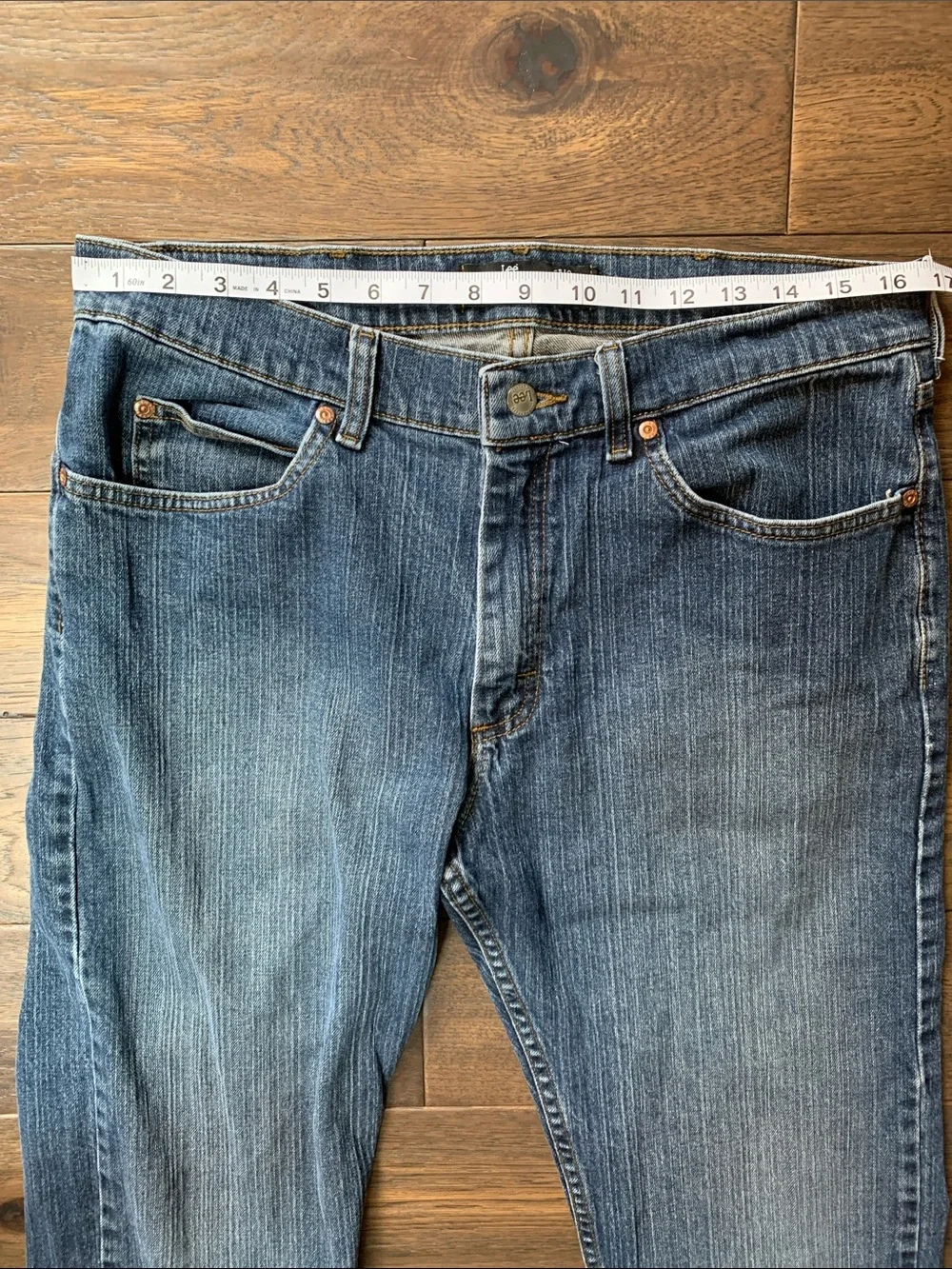 Lee Men's Classic Straight Leg Regular Fit Denim Jeans. Pre-Owned. Size:34x28.